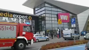 ALERTĂ în Polonia: Cel puţin o persoană a murit, iar alte opt au fost rănite după ce au fost înjunghiate într-un mall | FOTO, VIDEO