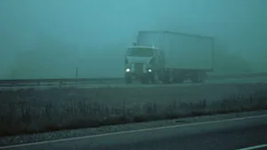 Vizibilitate redusă pe autostrada Bucureşti-Piteşti, din cauza ceţii