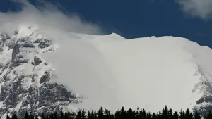 Drumul spre cota 1400 din Bucegi este impracticabil din cauza zăpezii