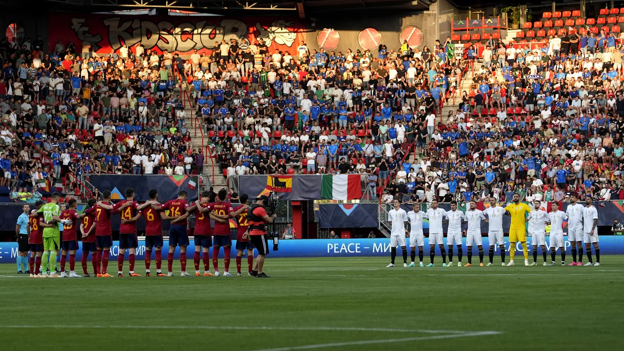 Un minut de reculegere pe terenuri de fotbal în memoria lui Giorgio Napolitano