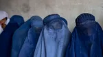 Afganistan: Talibanii interzic în universități cărțile scrise de femei