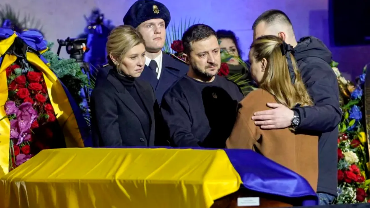 Zelenski, în lacrimi la înmormântarea celor decedaţi în accidentul aviatic din Brovarî