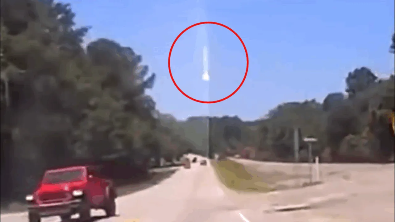 Un meteorit a căzut peste o casă în SUA. Oamenii de știință spun că roca e mai „bătrână” decât Pământul