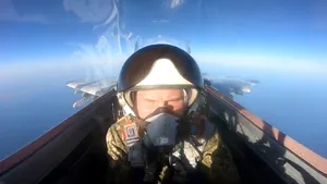 Războiul din Ucraina, ziua 111. Continuă ofensiva rusă în Donbas / Groapă comună cu civili ucişi a fost descoperită în Bucea / 32.500 de ruşi ar fi murit de la începutul războiului / Sberbank, deconectată de la sistemul Swift / Prizonierii de la Azovstal, transferaţi