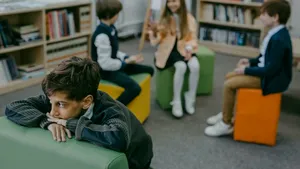 Copiii singuri au risc mai mare de demență la bătrânețe