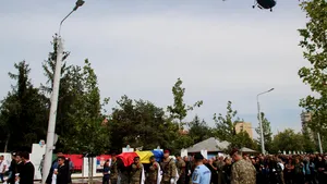 Militarul român mort în Afganistan, înmormântat cu onoruri militare/ FOTO