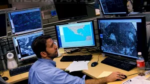 Stare de urgenţă în statele din North Carolina până în Massachussetts. Aeroporturile din New York vor fi închise pentru sosiri - VIDEO