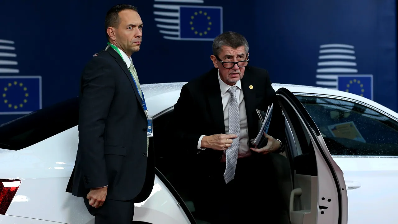Liderii UE s-au contrazis pe cotele obligatorii pentru relocarea refugiaţilor, la doi ani după ce au agreat un plan comun de măsuri / Premierul ceh: O dezbatere 