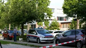 MAE: Doi români se află printre răniții în atacul armat de la școala din orașul austriac Graz