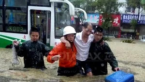 Bilanţul inundaţiilor din China: 200 de morţi şi 123 de dispăruţi