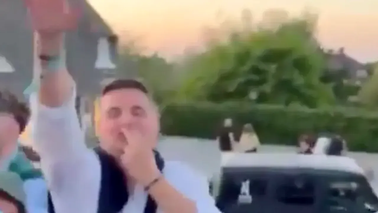 Scandări anti-străini şi saluturi naziste pe o insulă exclusivistă. Tineri „VIP” germani scandalizează reţelele de socializare