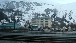 Oraşul unde toţi locuitorii trăiesc sub acelaşi acoperiş - GALERIE FOTO, VIDEO