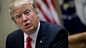 Donald Trump a găzduit prima proiecţie oficială de film de la Casa Albă, în mijlocul protestelor faţă de ordonanţa anti-imigraţie. Filmul ales de preşedinte, cu totul surprinzător