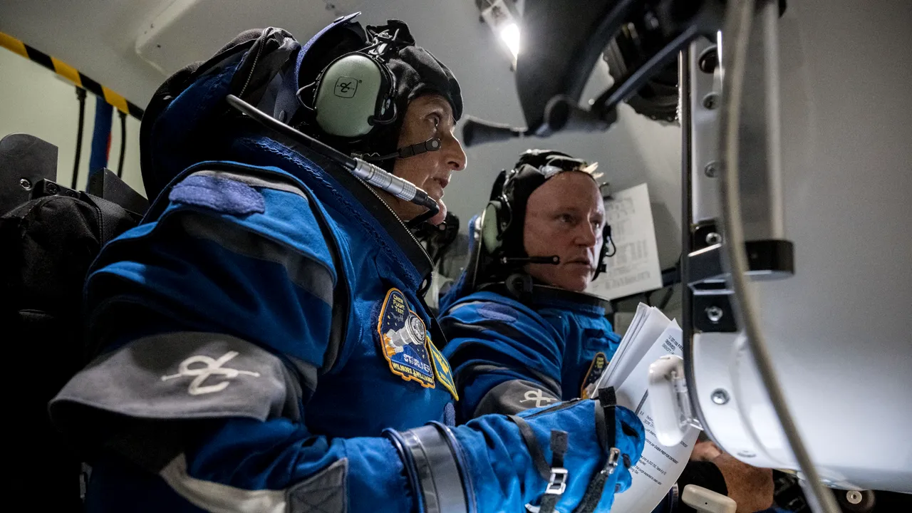 Lovitură pentru Boeing: Cei doi astronauţi blocaţi pe Staţia Spaţială Internaţională se vor întoarce pe Pământ în 2025 cu o capsulă SpaceX