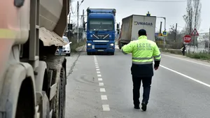 Situaţie jenantă. Poliţist din Târgu-Jiu, ridicat de agenţi într-un dosar de furt în Germania