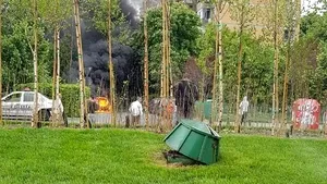 Două maşini au ars în sectorul 3 din Capitală