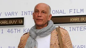 John Malkovich este criminal în serie, pe scena Ateneului din Capitală, la Festivalul Enescu
