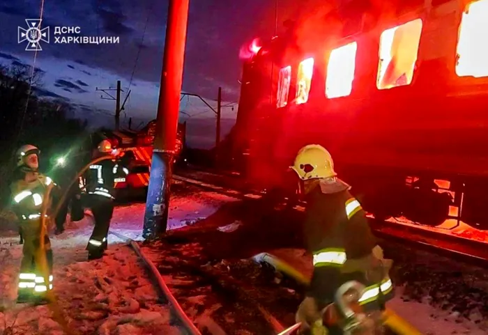 EXTERNE Zelenski condamnă atacul cu drone asupra unui tren de pasageri în regiunea Harkov