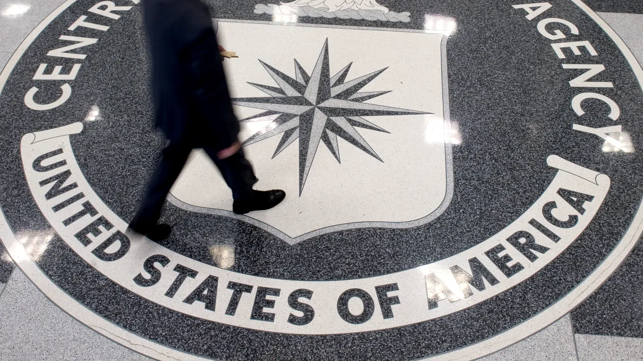 CIA şi FBI îşi fac propriul ChatGPT. Agenţiile de informaţii din SUA vor folosi inteligenţă artificială în investigaţiile lor