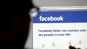 Un senator american le cere şefilor Facebook şi Google să combată dezinformarea în Republica Moldova