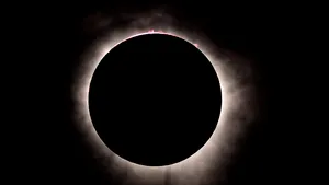 Eclipsă totală de Soare pe 12 august. Spectacolul astronomic va fi vizibil parțial și din România
