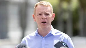 Chris Hipkins o va înlocui pe Jacinda Ardern în funcţia de premier