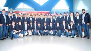 Rugbiştii români au plecat la Cupa Mondială din Anglia purtând căciuli dacice - FOTO