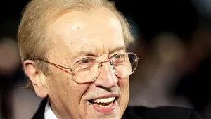 Jurnalistul şi scriitorul britanic David Frost, celebru pentru interviurile cu personalităţi politice, a murit la 74 de ani