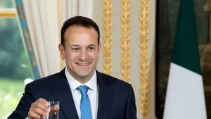 Premierul Varadkar încearcă să prevină prăbuşirea guvernului şi alegerile anticipate care ar slăbi poziţia Irlandei în negocierile de Brexit