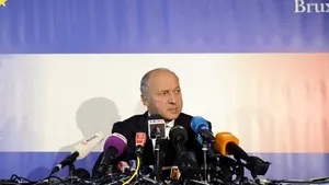 Şeful diplomaţiei franceze îi transmite lui Cameron: 