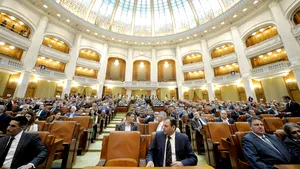 Legea de abilitare a guvernului de a emite ordonanţe pe perioada vacanţei parlamentare, promulgată