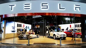 Deschide Tesla primul showroom la Bucureşti?