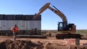 Donald Trump vrea accelerarea lucrărilor pentru construirea zidului la frontiera SUA cu Mexic | VIDEO
