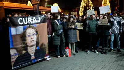 JUSTIȚIE Decizie controversată a completului din care face parte judecătoarea Raluca Moroșanu: de la 6 ani de închisoare cu executare, în 3 ani de închisoare cu suspendare, într-un caz de agresiune sexuală
