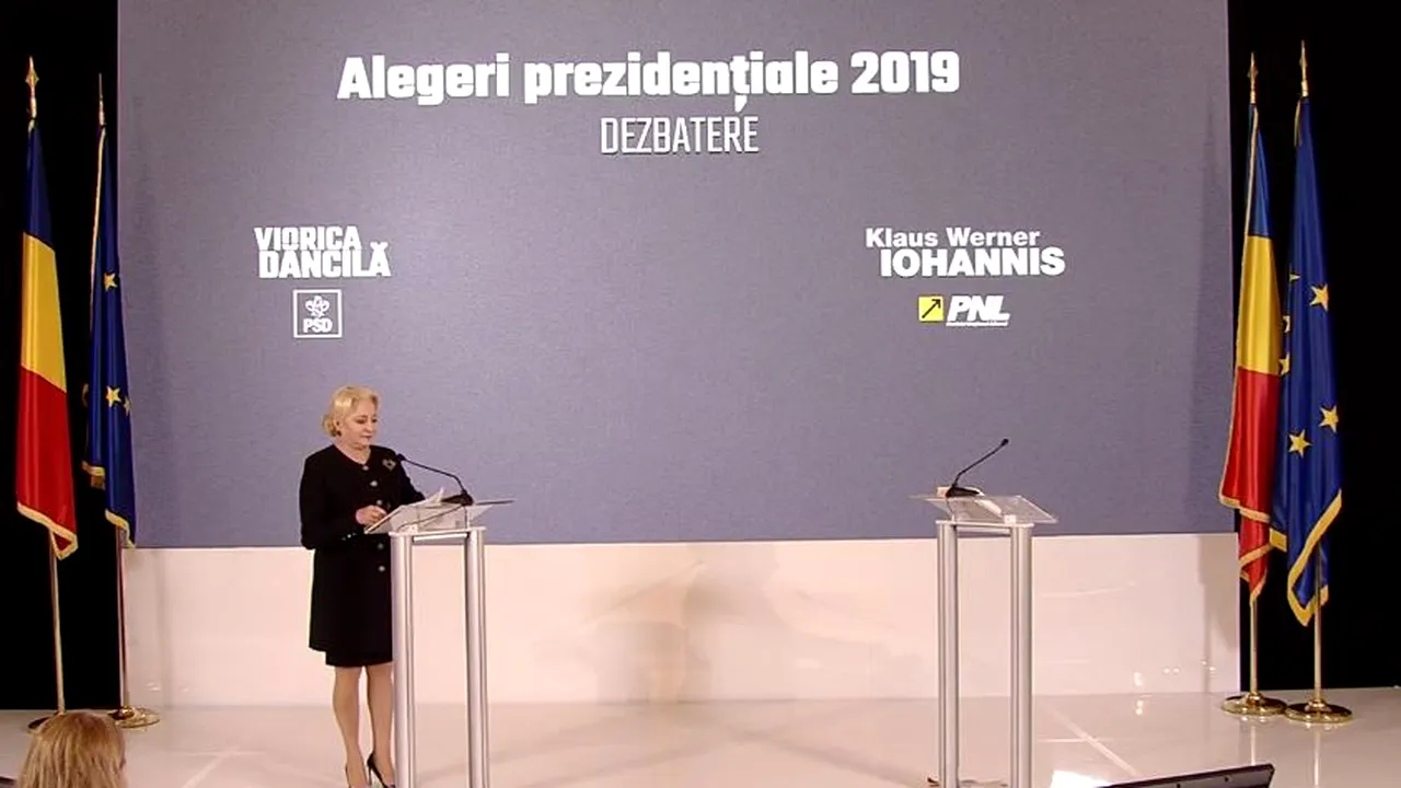 VIDEO. Dăncilă: Iohannis este absent de la dezbatere aşa cum a fost absent în cei cinci ani de mandat. Ce daruri a adus liderul PSD pentru preşedinte