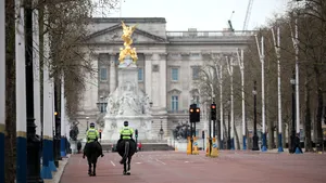 Cum încearcă un oficial britanic să convingă angajaţii de la stat să revină la serviciu: „80% dintre noi vom fi infectaţi cu Covid-19. Nu ne putem ascunde la nesfârşit”