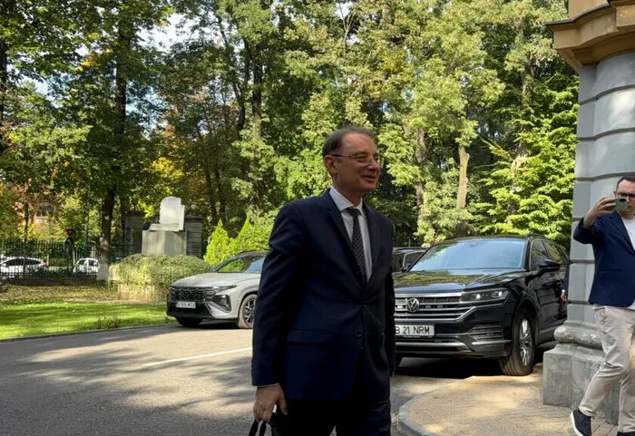 Live Text Luca Niculescu a început consultările pentru formarea Guvernului. PSD, primul pe listă, urmat de PNL și UDMR. Cu cine vine Grindeanu la discuții