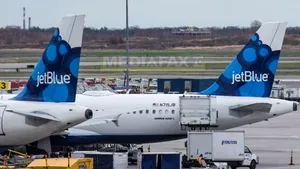 Un fost pilot american, care a avut o cădere nervoasă la bordul unui avion, dă în judecată compania aeriană JetBlue pentru că i-a permis să zboare