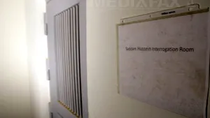 Toaleta din celula lui Saddam Hussein, obiect de muzeu în Statele Unite