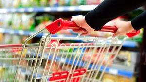Veşti bune pentru 2,6 milioane de români. MIPE anunţă când vor fi încărcate cardurile pentru alimente