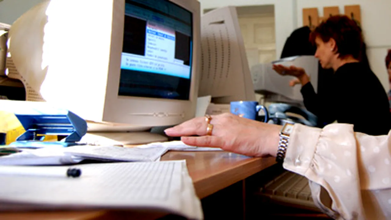 Rectificarea bugetului prevede blocarea posturilor din sistemul public