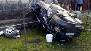 Accident în judeţul Mureş. Un bebeluş de 6 luni a murit după ce maşina în care se afla s-a răsturnat