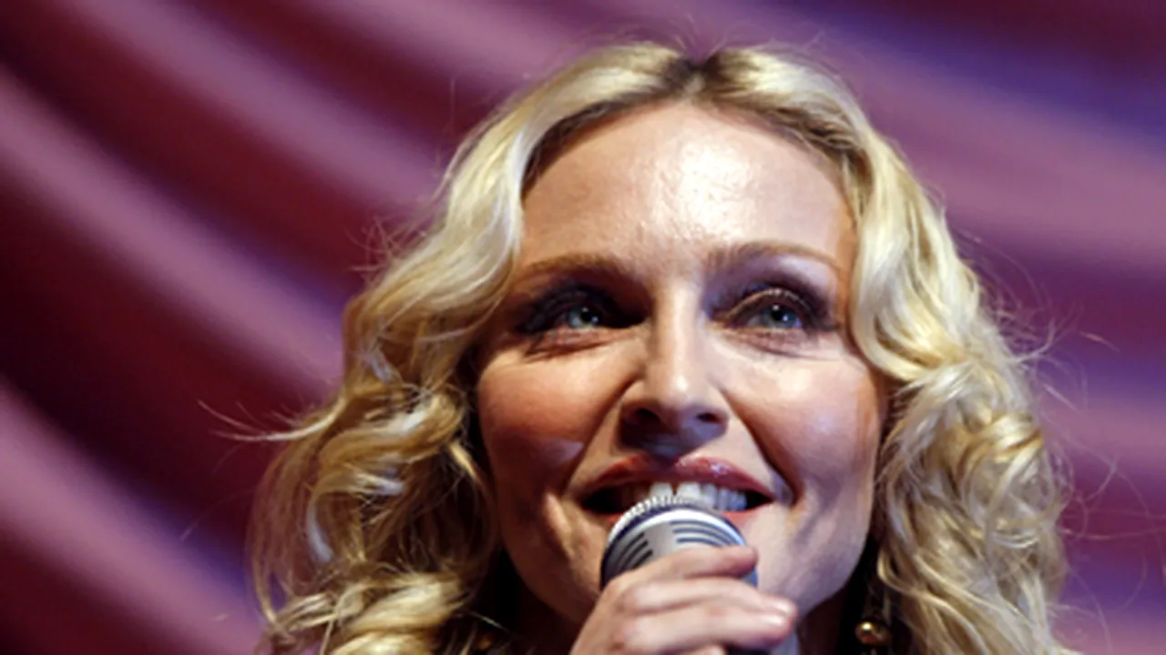 Bulgaria: Post de radio amendat pentru că a lăsat-o pe Madonna să vorbească în engleză