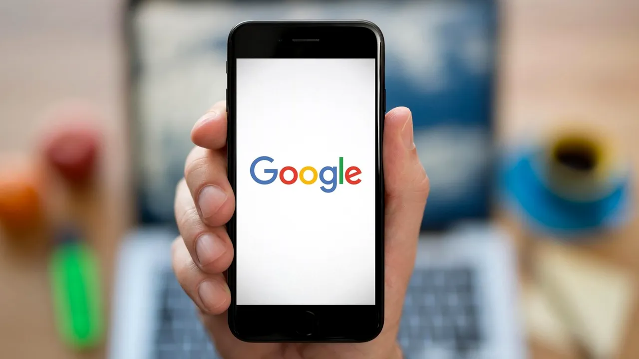 Ne ascultă Google telefonul? Teoria conspiraţiei, comentată de Dan Oros, de la Google & YouTube România