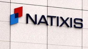 Natixis negociază cu sindicatele concedierea a 700 de angajaţi