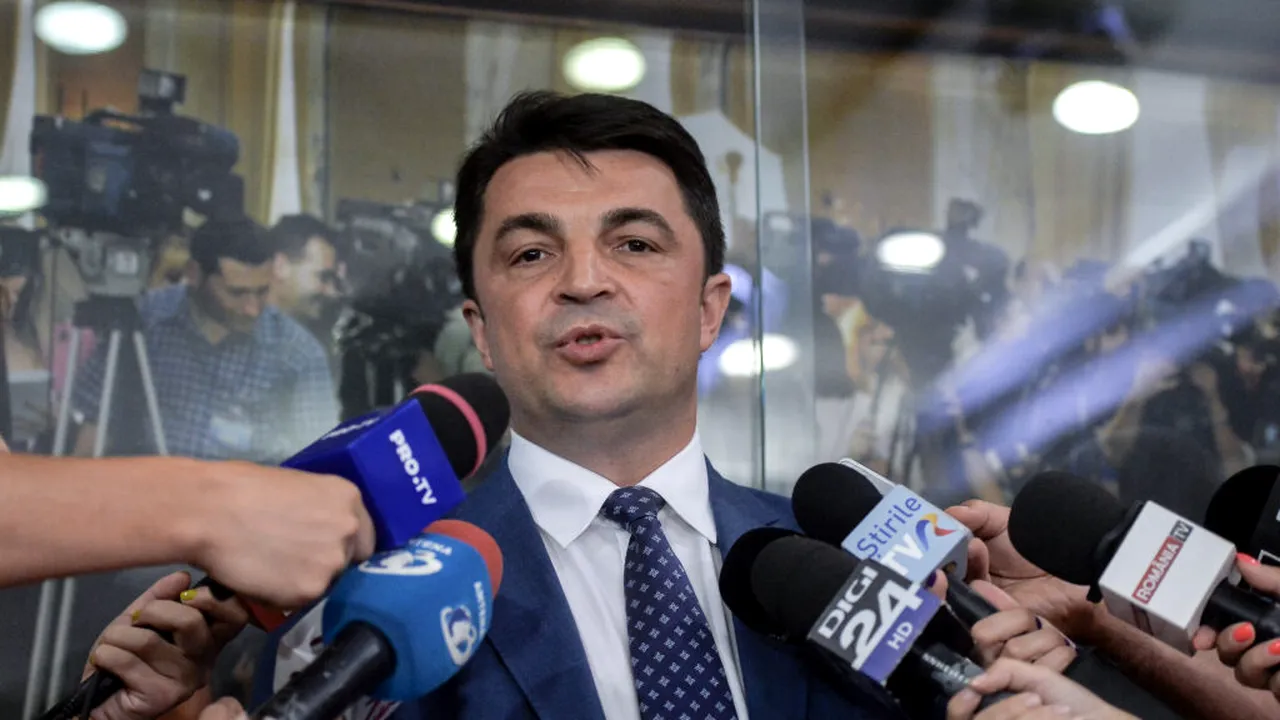 Daniel Breaz, fostul ministru al Culturii în guvernul Dăncilă, în cărți pentru Educație