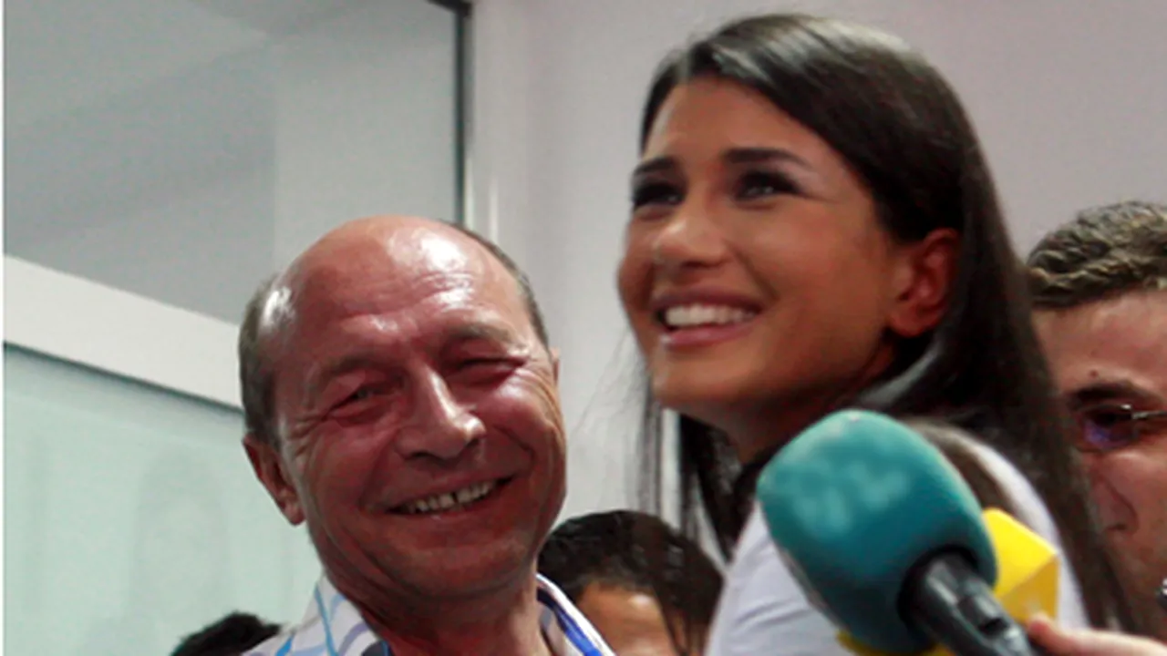 Băsescu: I-am spus Elenei că dacă va candida pe lista PDL, acesta va fi numit 
