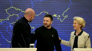 Războiul din Ucraina, ziua 650. Explozii puternice în Crimeea: lupte purtate cu drone / La Bruxelles încep dezbaterile privind negocierile de aderare a Ucrainei la UE / Putin merge în Arabia Saudită şi Emiratele Arabe Unite