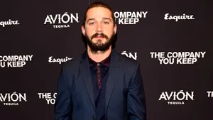 Shia LaBeouf scapă de închisoare după incidentul din iunie când a întrerupt o piesă de teatru