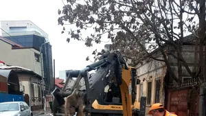 Intervenții noi în Sectorul 5: Rampă nouă pentru pubele și reparații urgente ale carosabilului (P)
